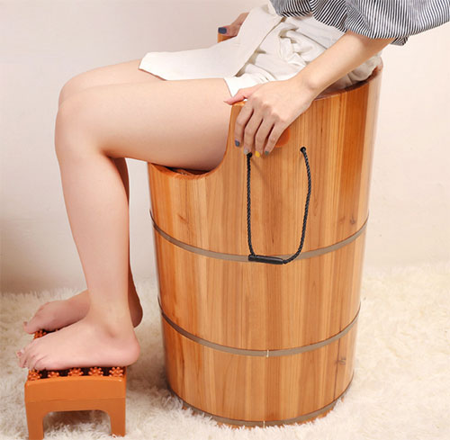 Chăm sóc cô bé bằng cách xông hơi