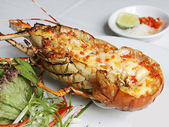 Thành quả đĩa tôm hùm sốt bơ tỏi thơm ngon