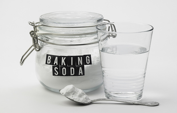 Làm trắng răng bằng baking soda và nước Làm trắng răng bằng baking soda và nước