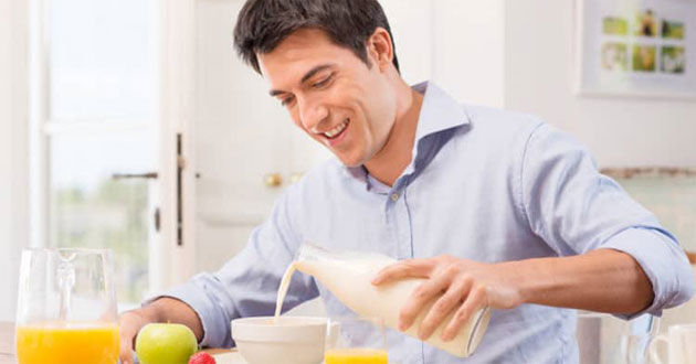 Nam giới có nên uống sữa đậu nành không Nam giới có nên uống sữa đậu nành không