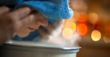 Xông mặt bằng lá tía tô có tác dụng gì? Cách xông mặt bằng lá tía tô chuẩn