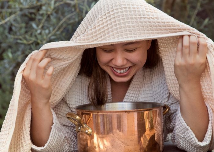 Tham khảo ngay cách xông mặt bằng lá tía tô và chanh