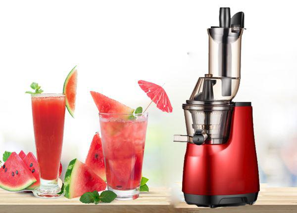 Máy ép là công cụ tuyệt vời để chế biến nước dưa hấu cho gia đình