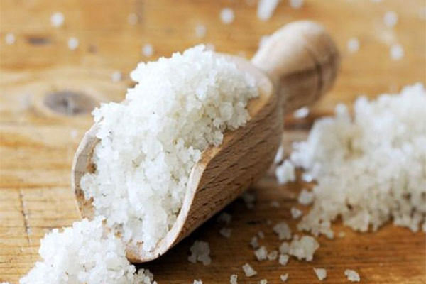 Cách chữa nhiệt miệng bằng nước muối