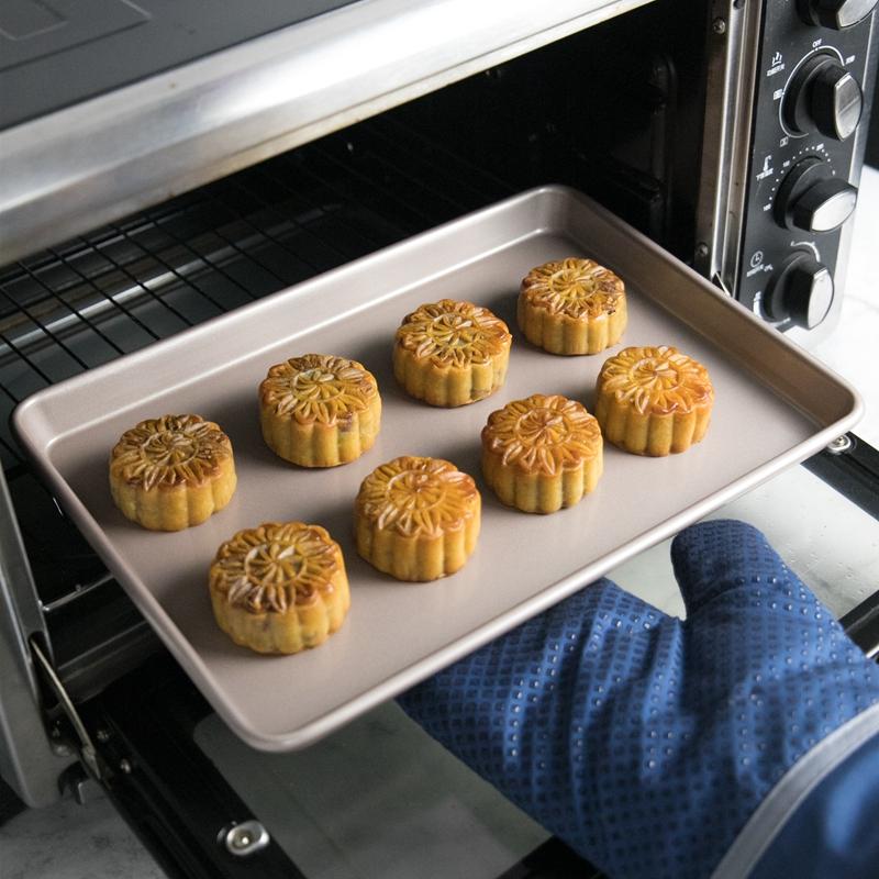 nướng bánh trung thu nhân trứng muối nướng bánh trung thu nhân trứng muối