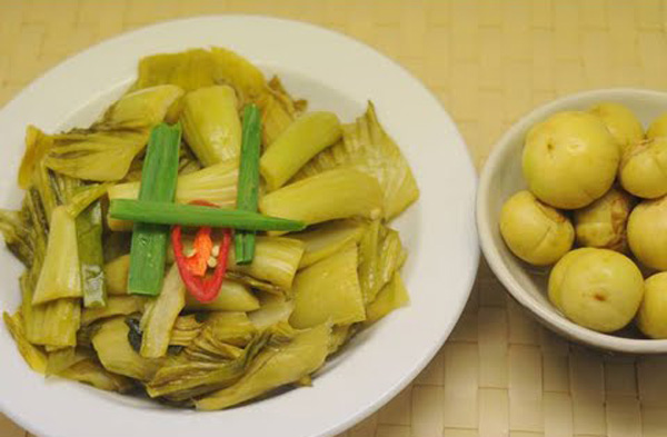 Các loại dưa muối, cà muối là tối kỵ cho các bà đẻ sau sinh