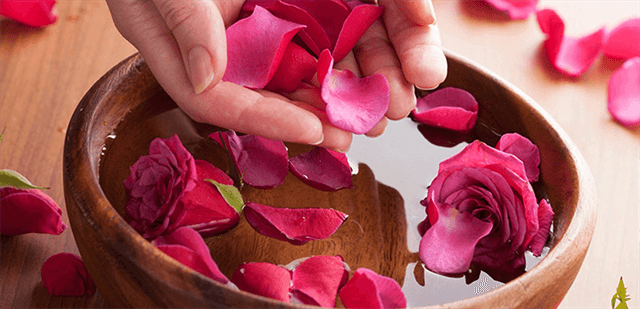 Xông mặt bằng hoa hồng