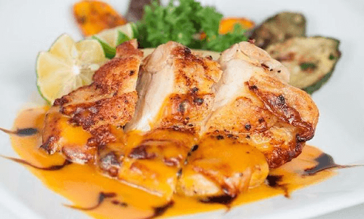 Ức gà áp chảo sốt tiêu chanh Ức gà áp chảo sốt tiêu chanh