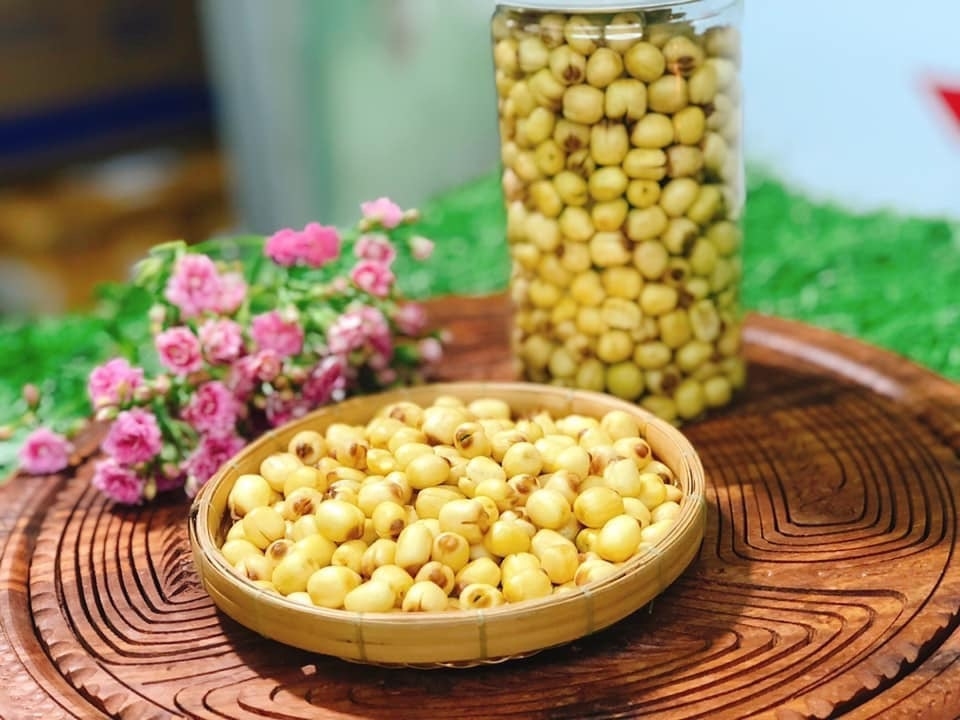 Nếu không thích phơi khô, bạn có thể áp dụng cách bảo quản hạt sen tươi bằng phương pháp đông đá Nếu không thích phơi khô, bạn có thể áp dụng cách bảo quản hạt sen tươi bằng phương pháp đông đá