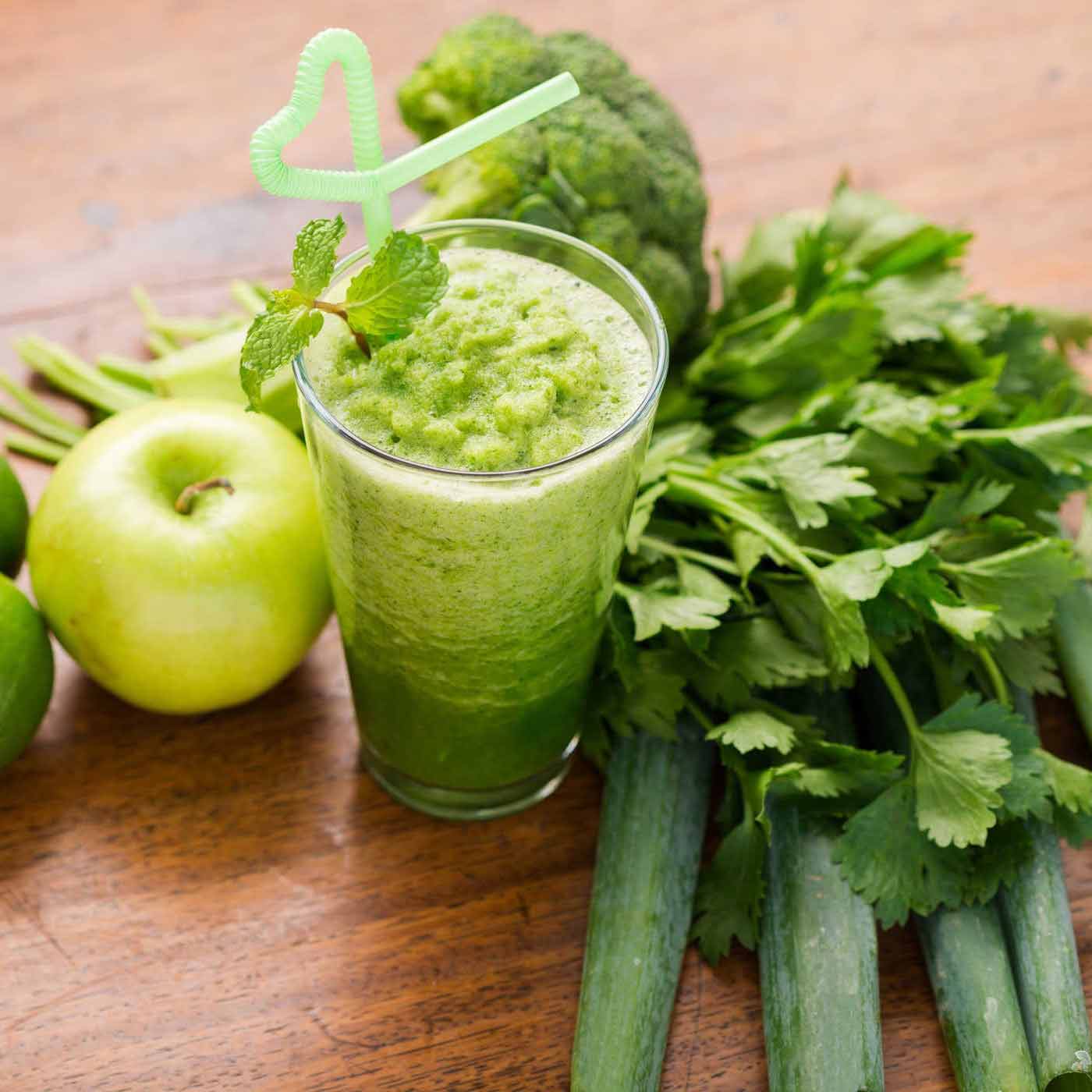 Làm nước ép cần tây táo đơn giản Làm nước ép cần tây táo đơn giản