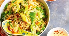 3 bước làm món cơm chiên thập cẩm cực ngon cho bé