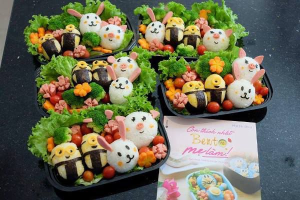 Hộp cơm Bento đủ chất cho bé yên tâm mang đi học Hộp cơm Bento đủ chất cho bé yên tâm mang đi học
