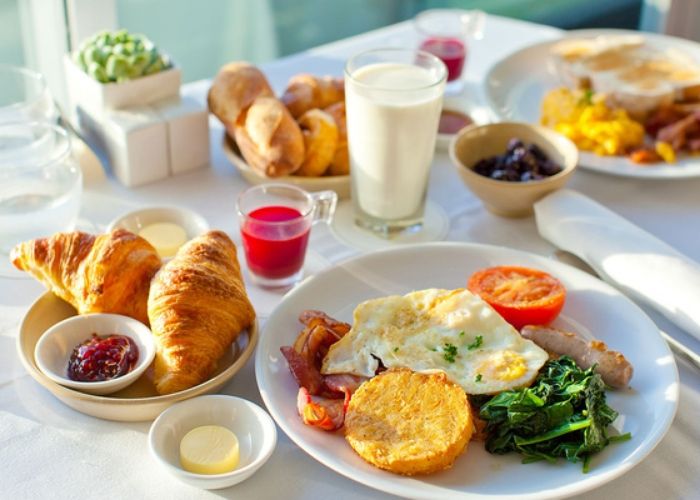 Bữa sáng đầy đủ chất cũng giúp bạn khắc phục tình trạng hay buồn ngủ Bữa sáng đầy đủ chất cũng giúp bạn khắc phục tình trạng hay buồn ngủ