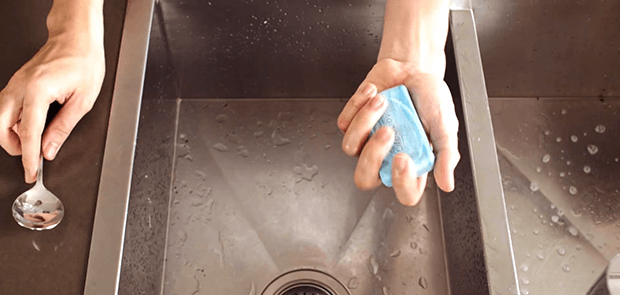 Cách khử mùi tanh trên tay sau khi ăn hải sản