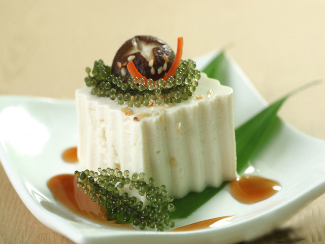 Đậu hủ sốt dầu hào với rong nho