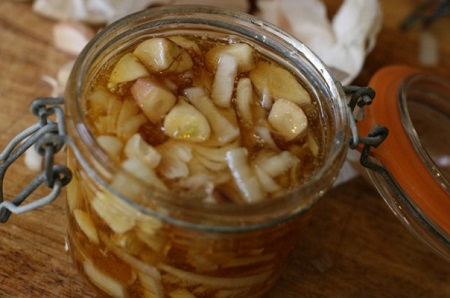 Cách ngâm rượu tỏi mật ong