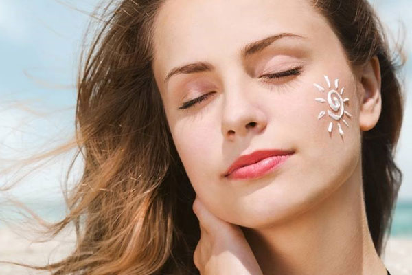 Thoa kem chống nắng