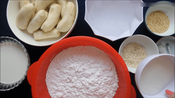 Nguyên liệu chế biến món chuối hấp nước cốt dừa