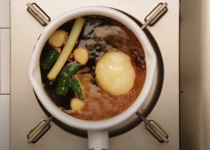 Đun sôi hỗn hợp sốt