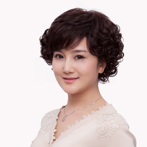 Tóc ngắn đẹp đơn giản cho u50