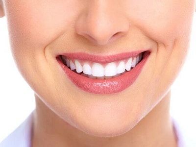 Cách làm trắng răng bị ố vàng tại nhà đơn giản mà hiệu quả
