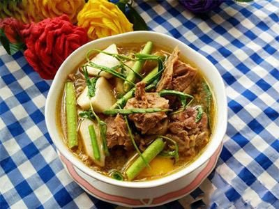 vịt om sấu khoai sọ rau rút
