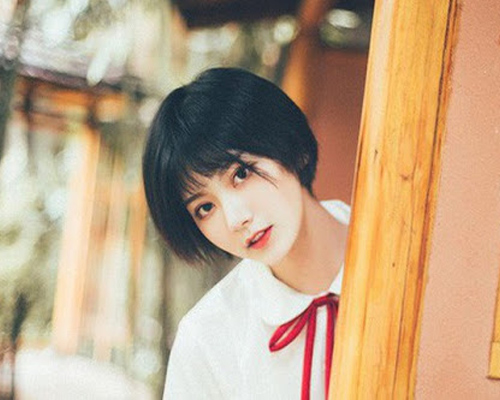 Tóc tém cho mặt vuông giúp che mọi khuyết điểm