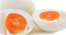 Cách làm hột vịt muối theo công thức chuẩn ngon, không tanh
