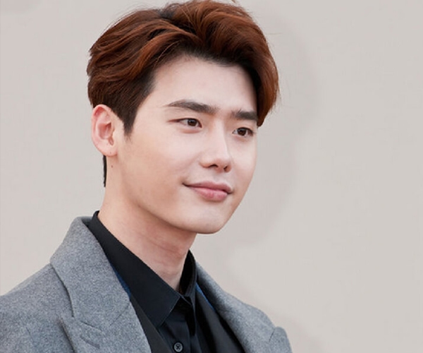 Tóc side part dài lãng tử, thêm chút cá tính