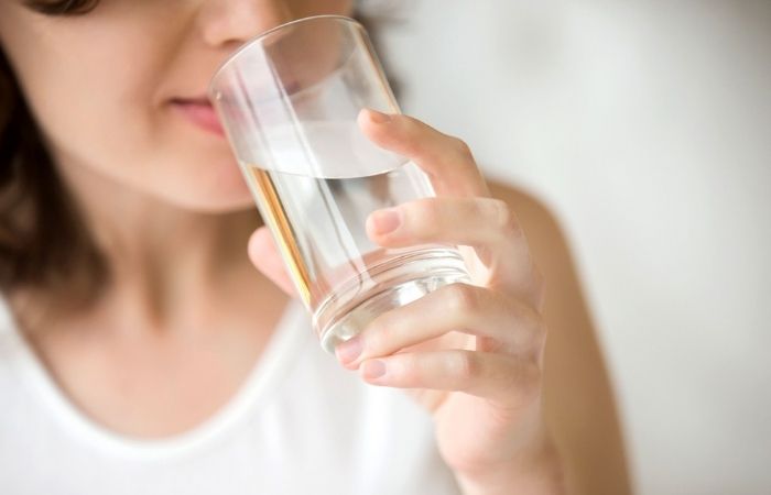 Bổ sung nước cho cơ thể trước bữa ăn sẽ giúp dạ dày hoạt động hiệu quả hơn