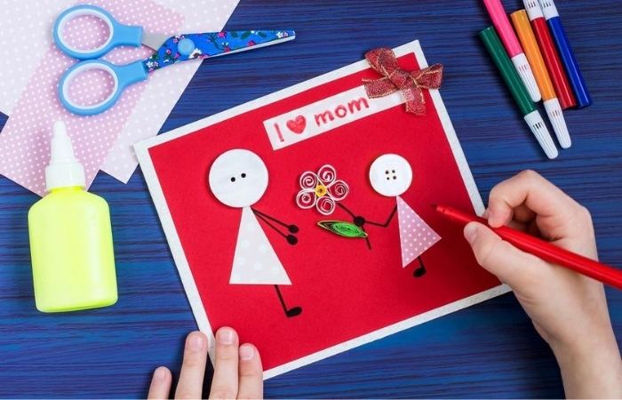 Đừng quên đính kèm theo bó hoa một tấm thiệp 20.10 do chính bạn viết Đừng quên đính kèm theo bó hoa một tấm thiệp 20.10 do chính bạn viết