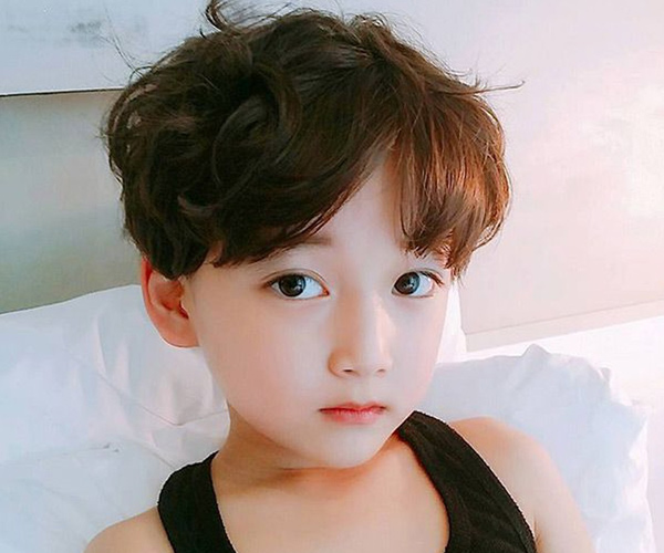 Tóc vuốt mái lệch siêu đáng yêu cho bé cưng của bạn