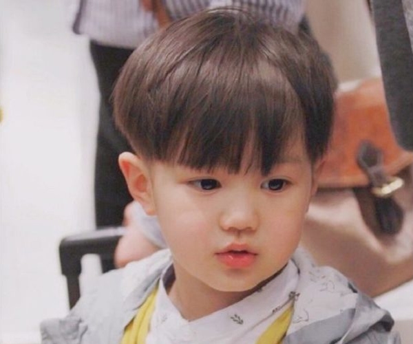 Tóc đầu nấm đáng yêu dành cho bé trai