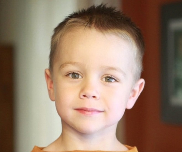 Tóc ngắn đẹp, gọn gàng cho bé thoải mái