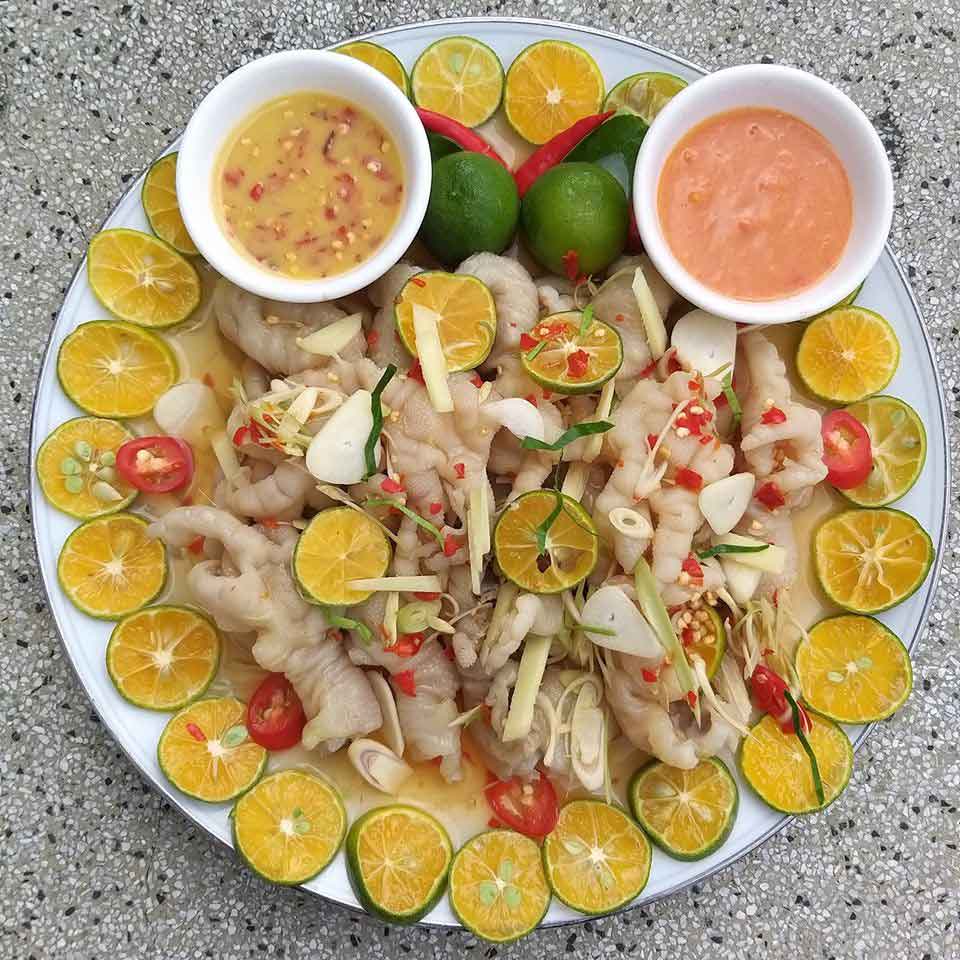 Hướng dẫn cách làm chân gà rút xương ngâm sả tắc ngon Hướng dẫn cách làm chân gà rút xương ngâm sả tắc ngon