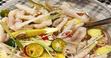 Cách làm chân gà rút xương ngâm sả tắc ngon như ngoài hàng