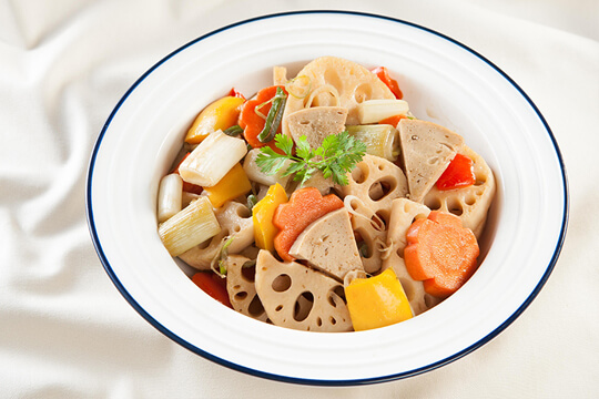 Củ sen xào ngũ vị Củ sen xào ngũ vị