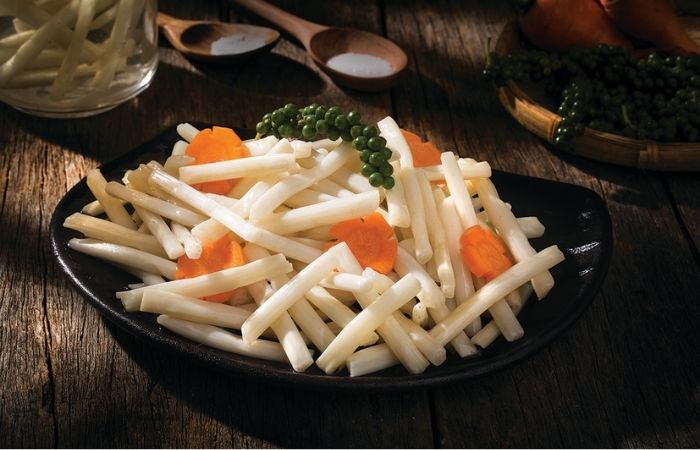 Ngó sen và củ sen thường khiến nhiều người nhầm lẫn nhưng thực ra chúng là một Ngó sen và củ sen thường khiến nhiều người nhầm lẫn nhưng thực ra chúng là một