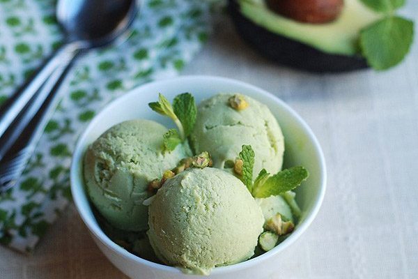 Hướng dẫn cách làm kem bơ đơn giản tại nhà