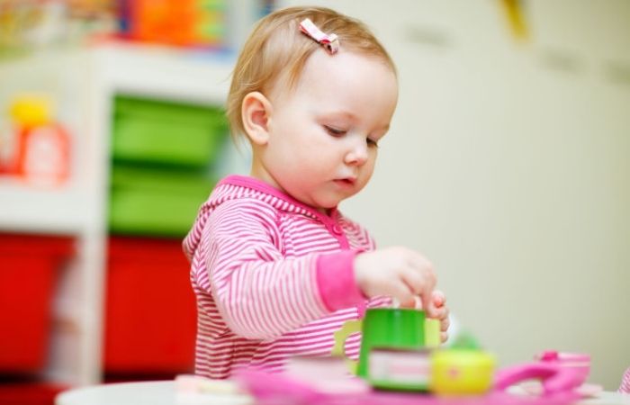 Cho bé bốc đồ thôi nôi là một phong tục thú vị trong văn hóa Việt Cho bé bốc đồ thôi nôi là một phong tục thú vị trong văn hóa Việt