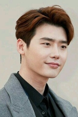 Tóc nhuộm màu nâu tây cho nam da trắng