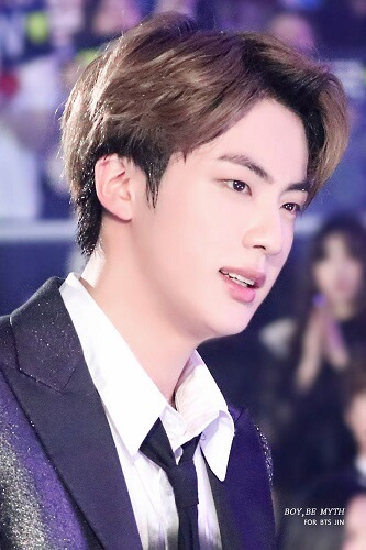 Tóc nhuộm màu nâu hạt dẻ cho học sinh nam