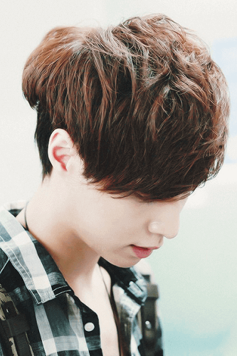 Tóc nhuộm màu nâu hạt dẻ cho học sinh nam