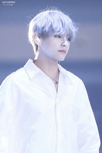 Tóc màu bạch kim cá tính cho nam da trắng