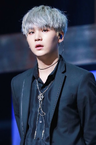 Tóc màu khói cho nam da trắng