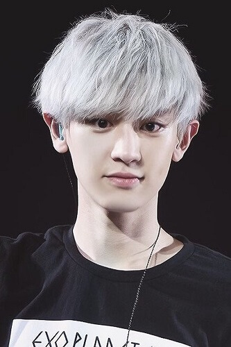 Tóc màu khói cho nam da trắng