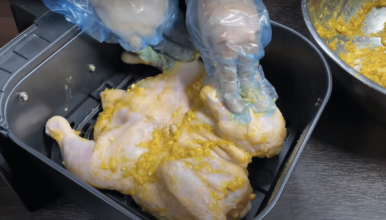 Cho gà nướng sầu riêng vào nồi chiên không dầu Cho gà nướng sầu riêng vào nồi chiên không dầu