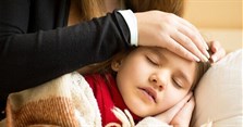 Mồ hôi trộm là gì? Làm gì khi trẻ ra nhiều mồ hôi ở đầu và lưng khi ngủ?