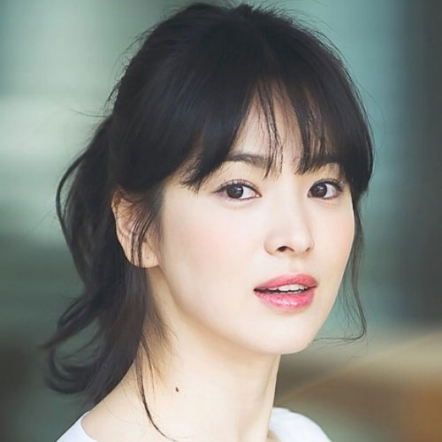 Tóc mái thưa dày 2 bên mỏng ở giữa