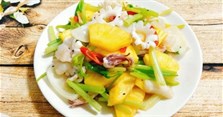 Cách làm mực xào dứa thơm ngon, giòn thịt, không bị tanh đơn giản hơn bạn tưởng